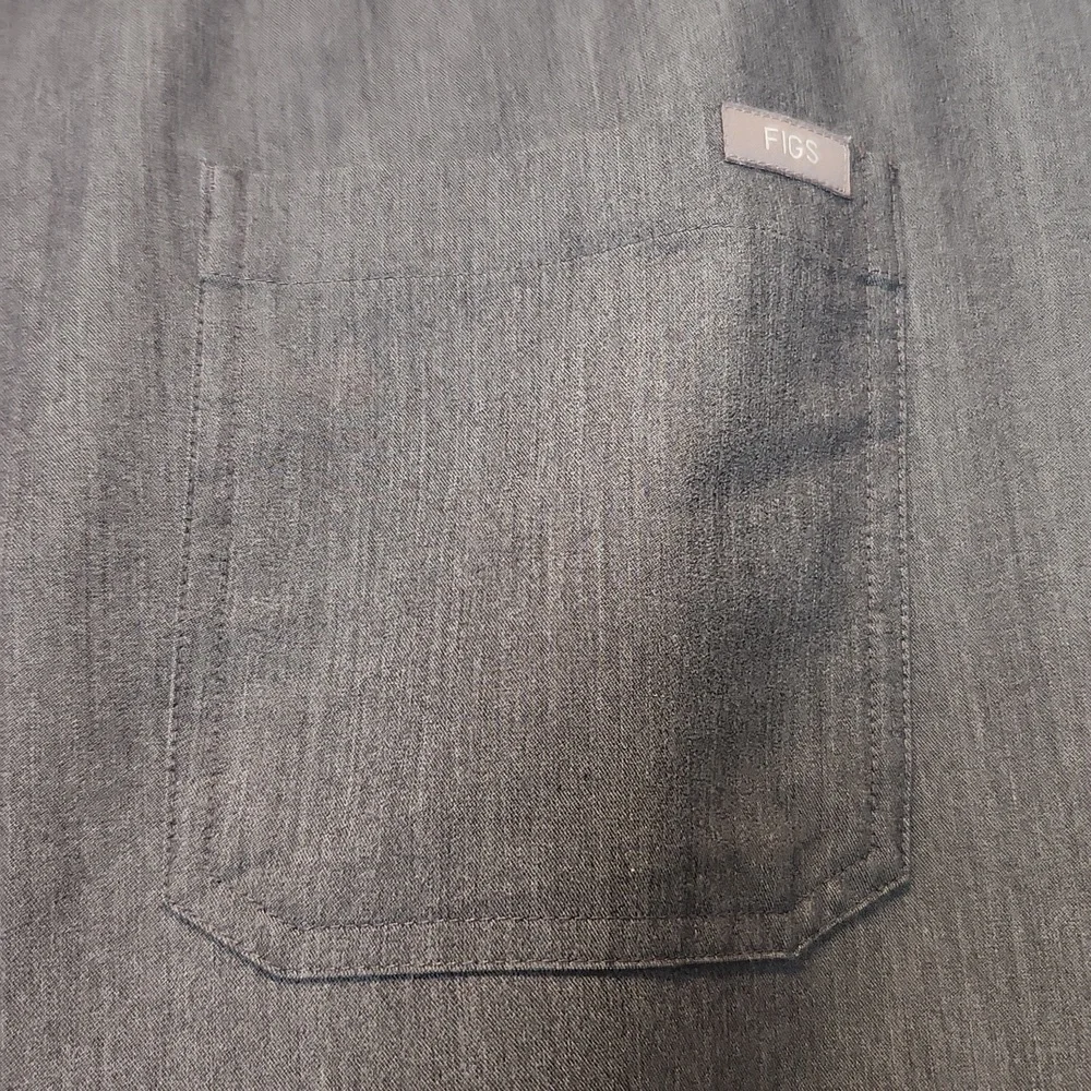 Figs Cairo Cargo Scrub Pant for Men Size Medium